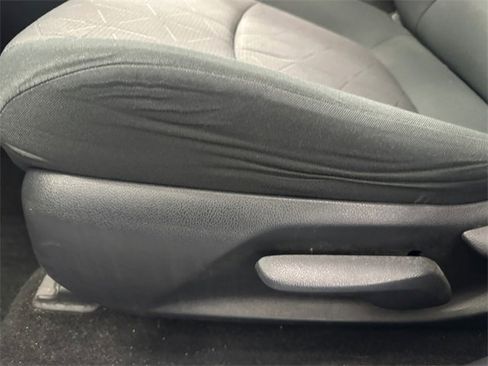 Used 2019 Toyota RAV4 XLE w/ Carpet Mat Package image 18