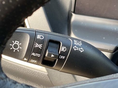 Used 2024 Kia Seltos SX image 18