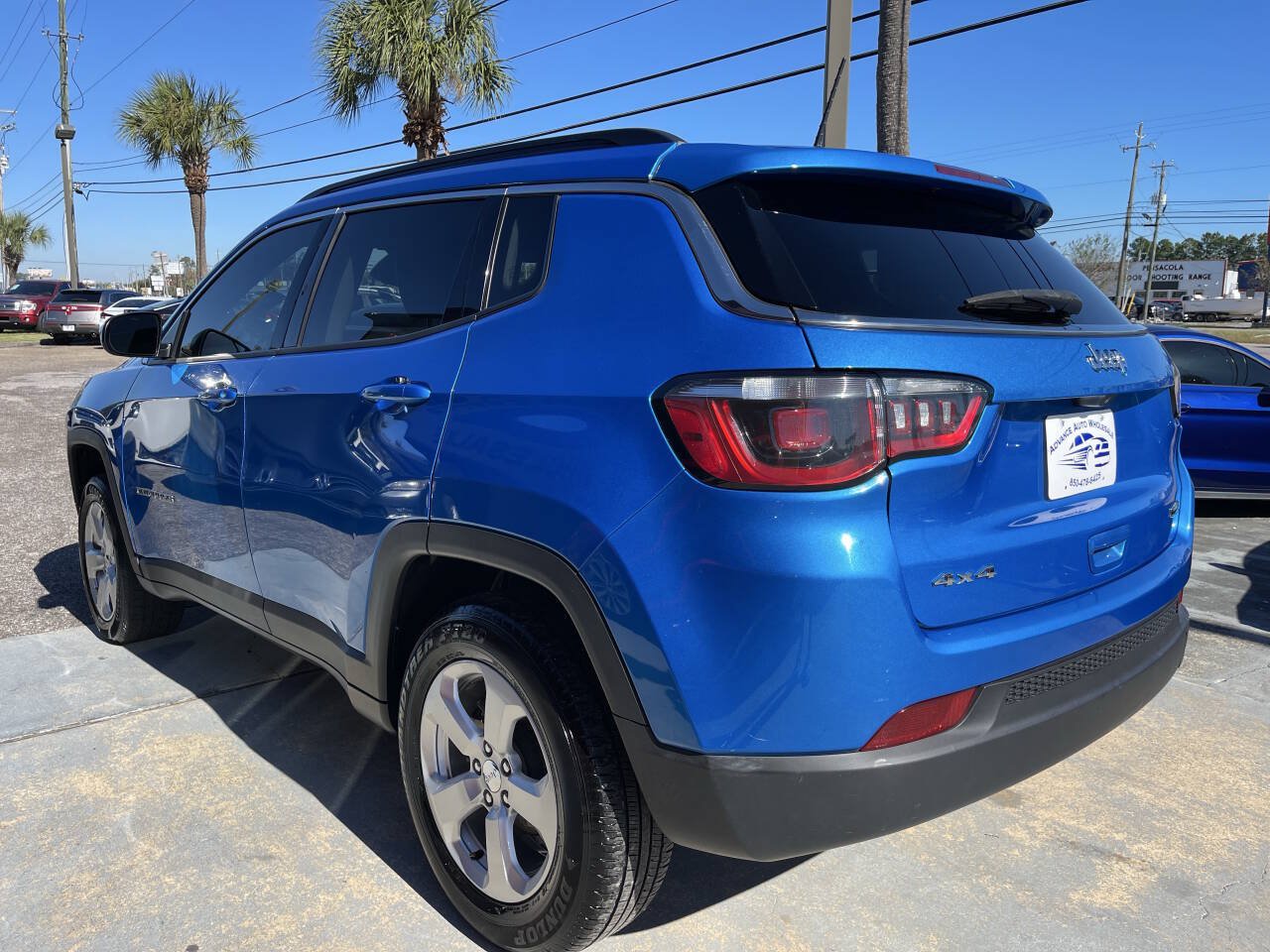 Used 2018 Jeep Compass Latitude w/ Popular Equipment Group AWD/4WD image 4
