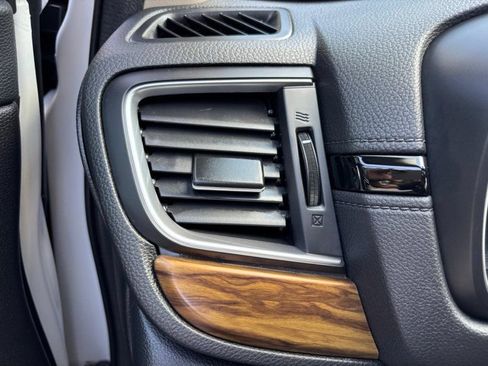 Used 2017 Honda CR-V EX image 14