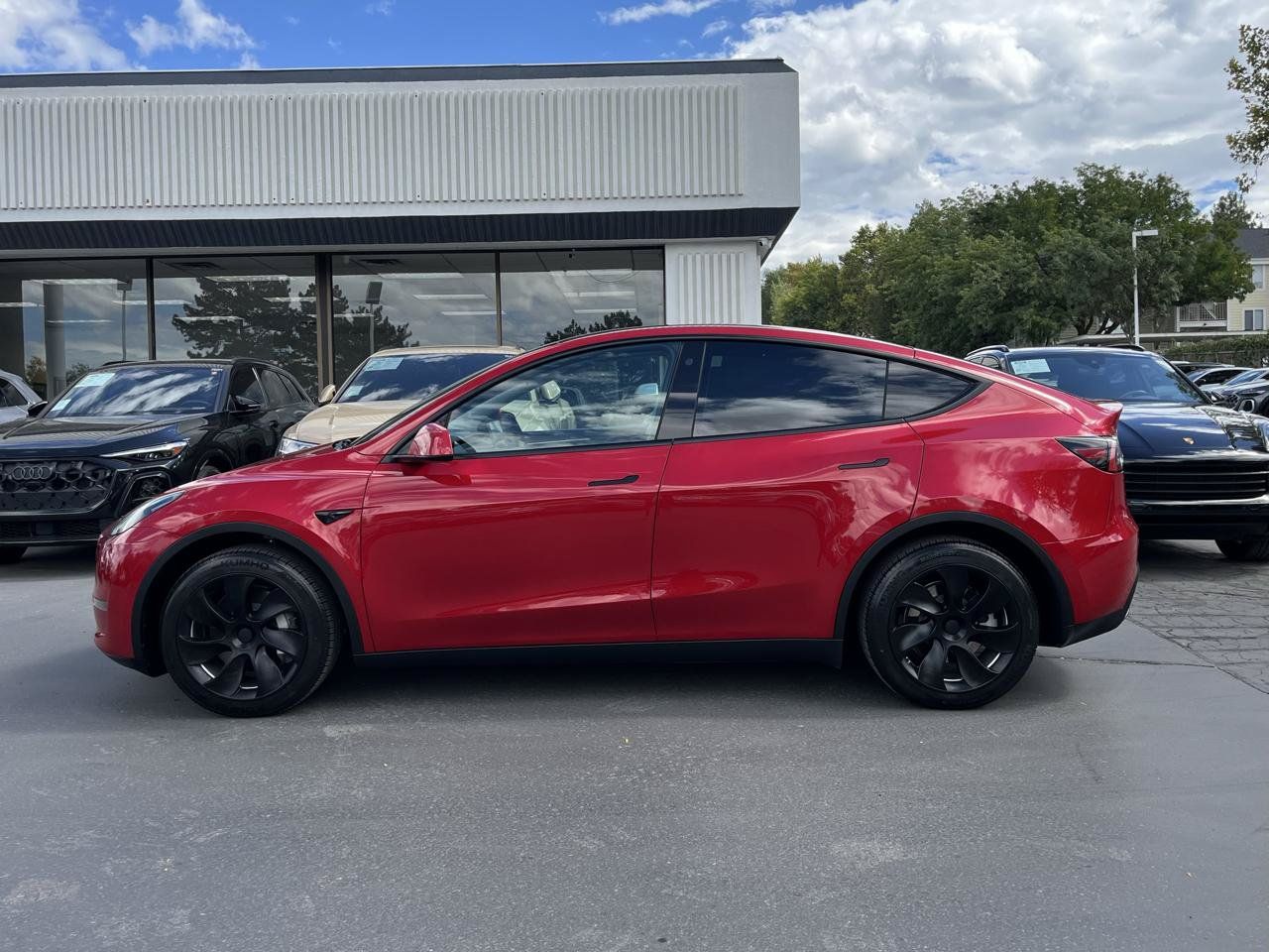 Used 2023 Tesla Model Y Long Range AWD/4WD image 17