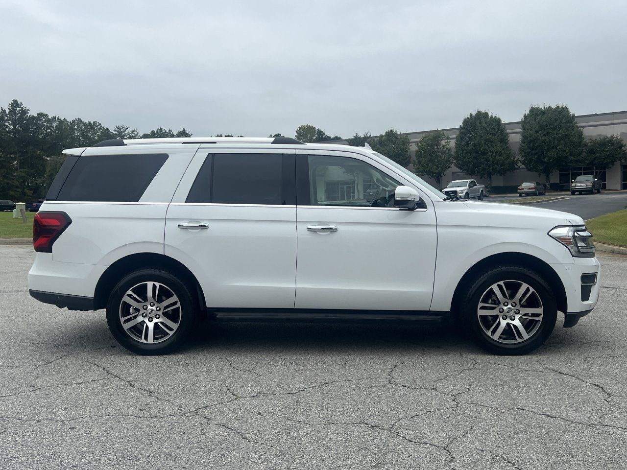 Used 2024 Ford Expedition Limited RWD image 29
