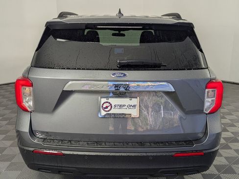 Used 2024 Ford Explorer XLT image 6