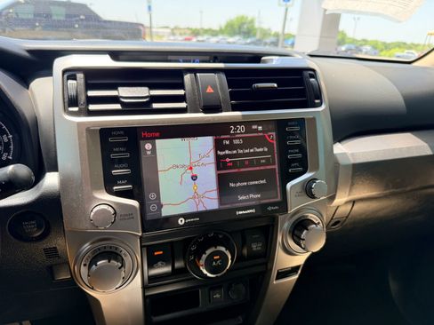 Used 2020 Toyota 4Runner SR5 Premium RWD image 15