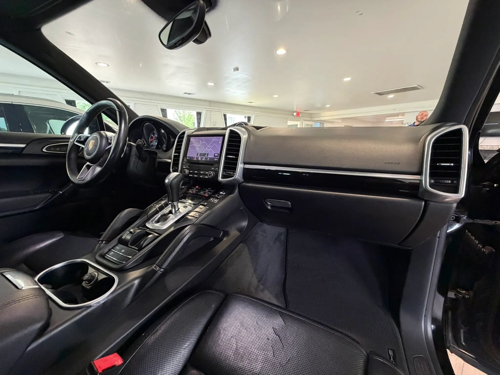 Used 2017 Porsche Cayenne S AWD/4WD image 28