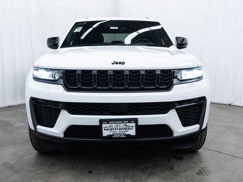 New 2026 Jeep Grand Cherokee 4WD image 2