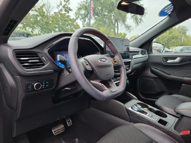 Certified 2024 Ford Escape ST-Line w/ Tech Pack #1 AWD/4WD image 10