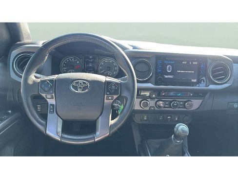 Used 2016 Toyota Tacoma TRD Sport w/ Premium & Technology Package image 14