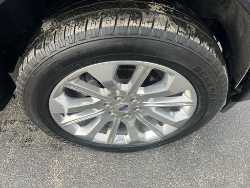 Used 2022 Ford F150 Limited image 14