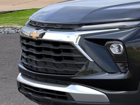 New 2026 Chevrolet TrailBlazer LT w/ LT Cold Weather Package FWD image 13
