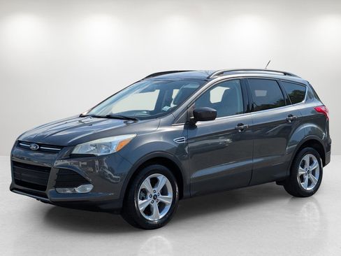 Used 2016 Ford Escape SE w/ Equipment Group 201A image 1