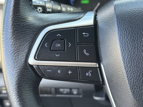 Used 2022 Toyota Sienna XLE image 24