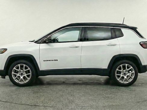 Used 2025 Jeep Compass Limited image 4