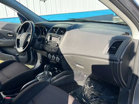 Used 2017 Mitsubishi Outlander Sport LE image 19