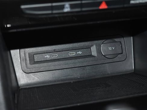 Used 2022 Volkswagen Atlas Cross Sport SEL image 16