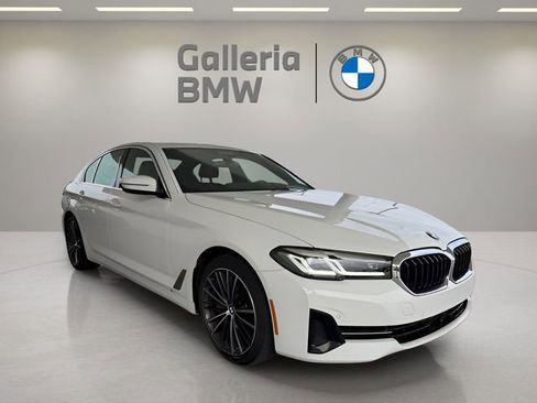 Used 2023 BMW 540i w/ Premium Package image 4