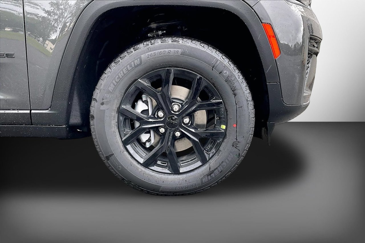 New 2026 Jeep Grand Cherokee Altitude RWD image 31