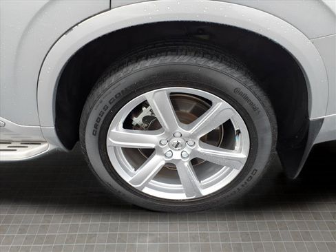 Used 2024 Volvo XC90 B5 Core w/ Protection Package Premier image 5