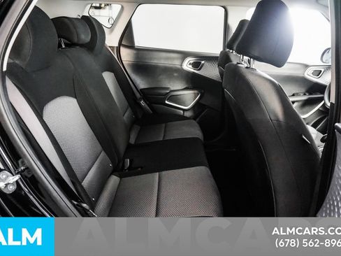 Used 2025 Kia Soul LX w/ LX Technology Package FWD image 15