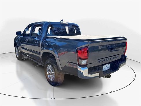 Used 2018 Toyota Tacoma SR5 image 8