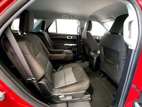 Used 2023 Ford Explorer XLT RWD image 25