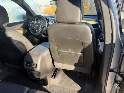 Used 2023 Chevrolet Equinox Premier image 16