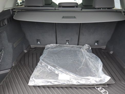 Used 2025 Audi Q5 Premium Plus w/ Premium Plus image 24