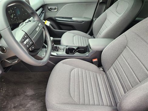 New 2025 Kia K4 EX image 9