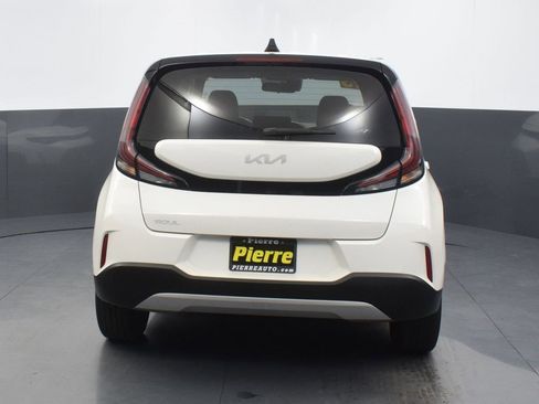 Used 2023 Kia Soul LX w/ LX Technology Package image 7