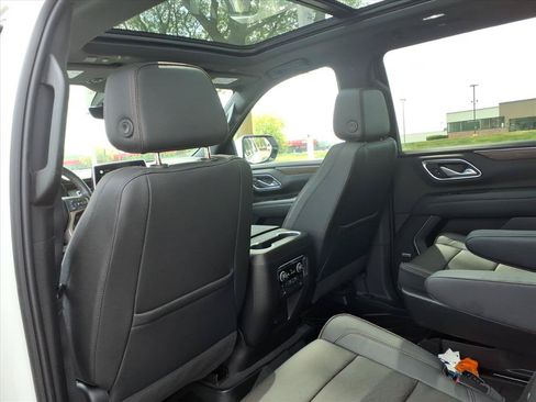 Used 2022 Chevrolet Suburban High Country w/ Max Trailering Package AWD/4WD image 27