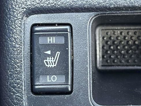 Used 2018 Nissan Rogue SV FWD image 22