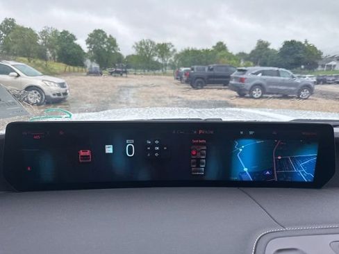 Used 2025 Ford Expedition Max Platinum AWD/4WD image 11
