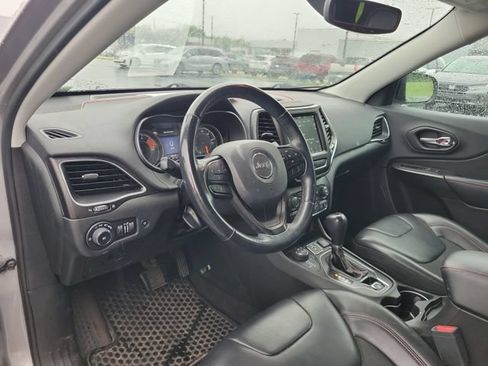Used 2019 Jeep Cherokee Trailhawk w/ Comfort/Convenience Group AWD/4WD image 18