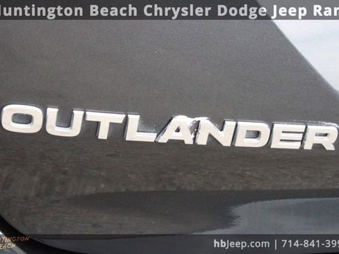 Used 2024 Mitsubishi Outlander SE image 7