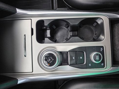 Used 2020 Ford Explorer XLT w/ Equipment Group 202A image 20