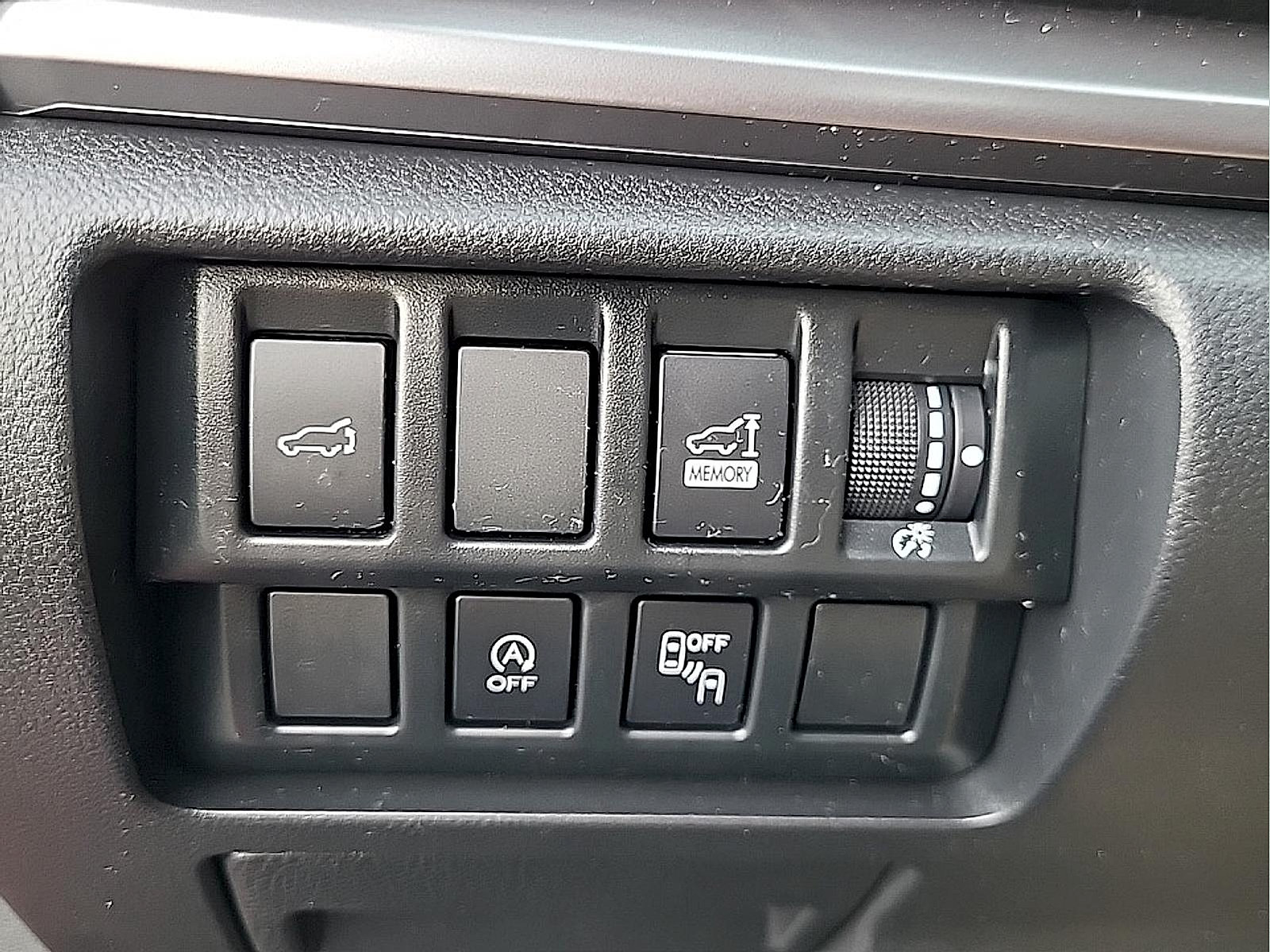 Used 2020 Subaru Forester Premium AWD/4WD image 23