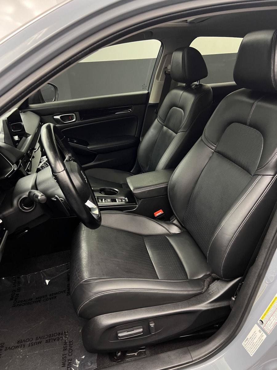 Used 2023 Honda Civic Touring image 4