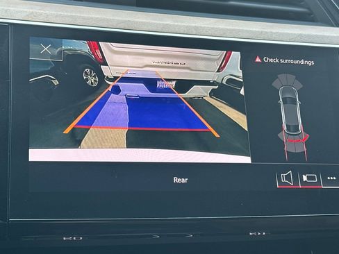 Used 2024 Audi Q8 e-tron Premium image 26