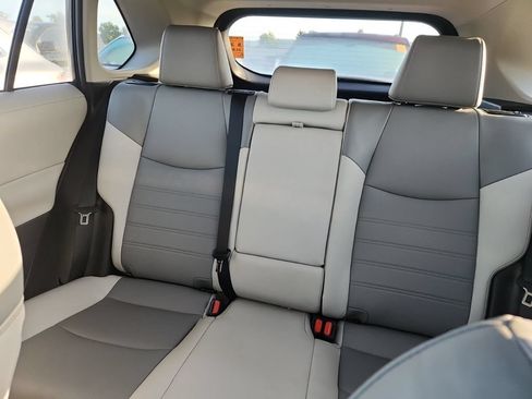 Used 2021 Toyota RAV4 XLE Premium AWD/4WD image 4