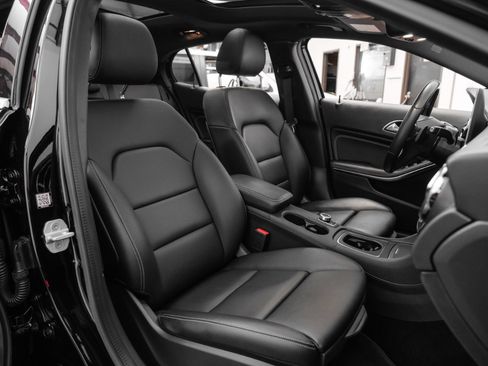 Used 2018 Mercedes-Benz GLA 250 4MATIC image 31