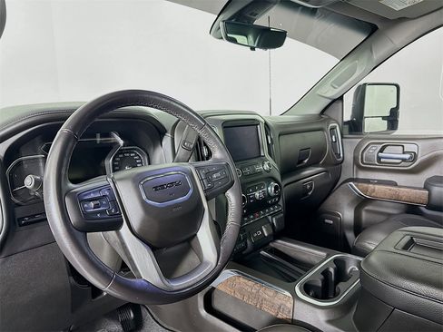 Used 2022 GMC Sierra 2500 Denali w/ Denali Ultimate Package image 3