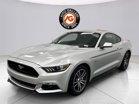 Used 2017 Ford Mustang GT image 3