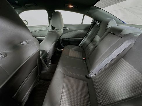 Used 2018 Dodge Charger GT w/ Blacktop Package image 21