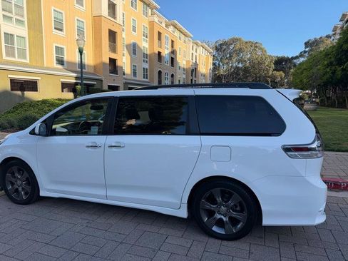 Used 2015 Toyota Sienna SE Premium FWD image 14