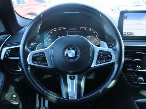 Used 2021 BMW M550i xDrive image 25