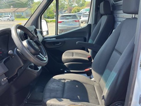 Used 2019 Mercedes-Benz Sprinter 170 Cargo image 5