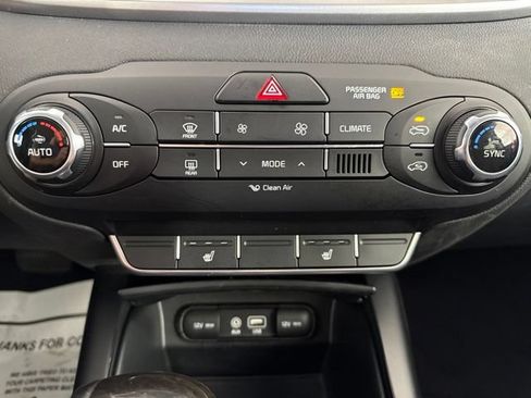 Used 2017 Kia Sorento FWD w/ LX Convenience Package image 16