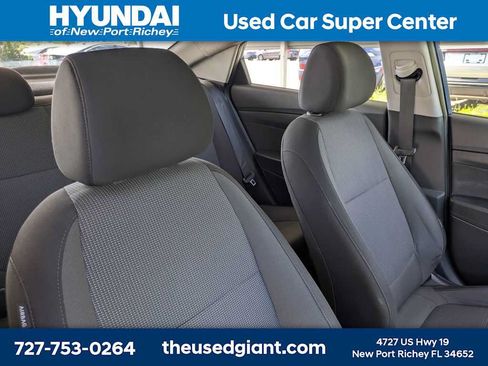 Used 2020 Hyundai Accent SE FWD image 6