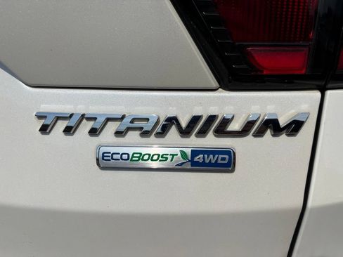 Used 2018 Ford Escape Titanium w/ Ford Safe & Smart Package AWD/4WD image 10