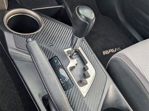 Used 2015 Toyota RAV4 XLE image 25